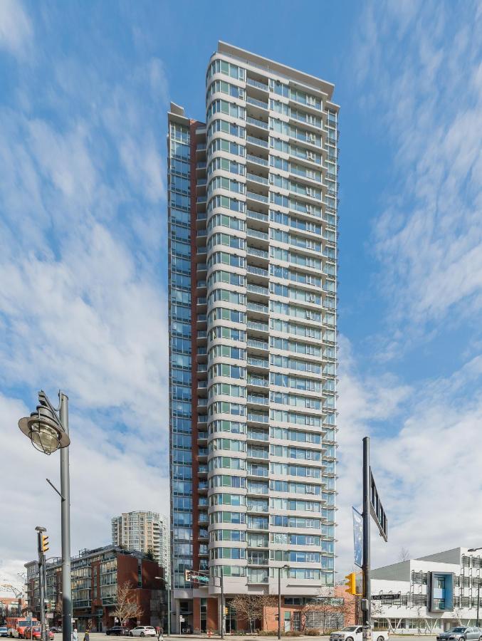 Gardenview Modern Condo With Parking, Gym, Pool, Ac Vancouver Dış mekan fotoğraf